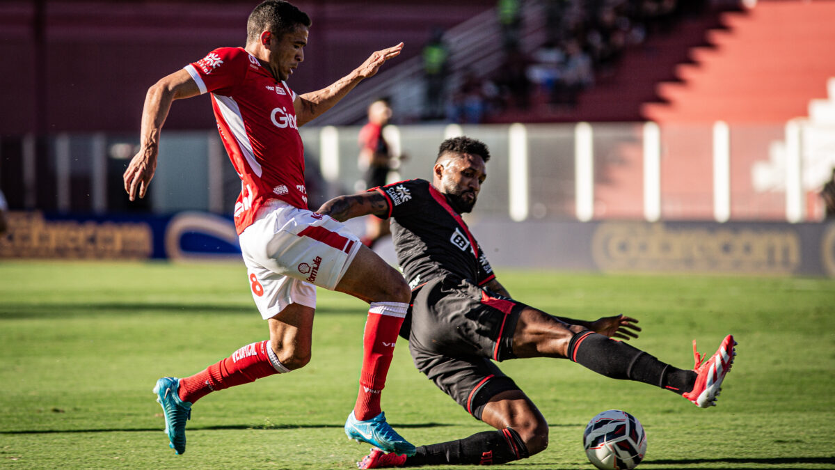 Atlético tem vantagem no histórico dos confrontos, mas na temporada Vila segue invicto nos clássicos