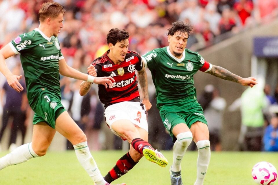 Jogo entre Flamengo e Palmeiras no Maracanã