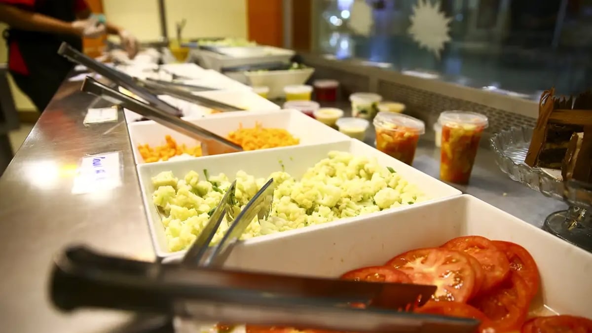 Justiça de Goiás entende pela suspensão de auxílio-alimentação a servidores em licença médica