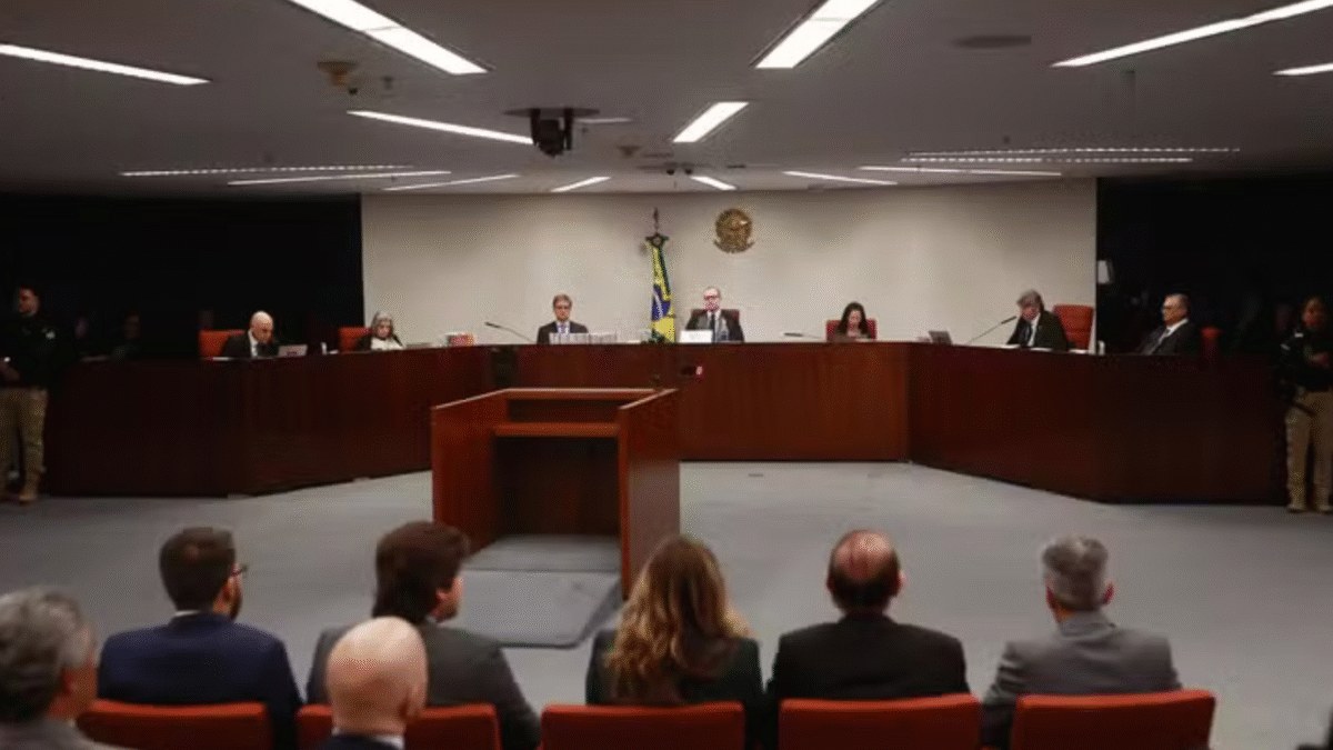 STF retoma julgamento de grupo acusado de espalhar desinformação sobre o sistema eleitoral