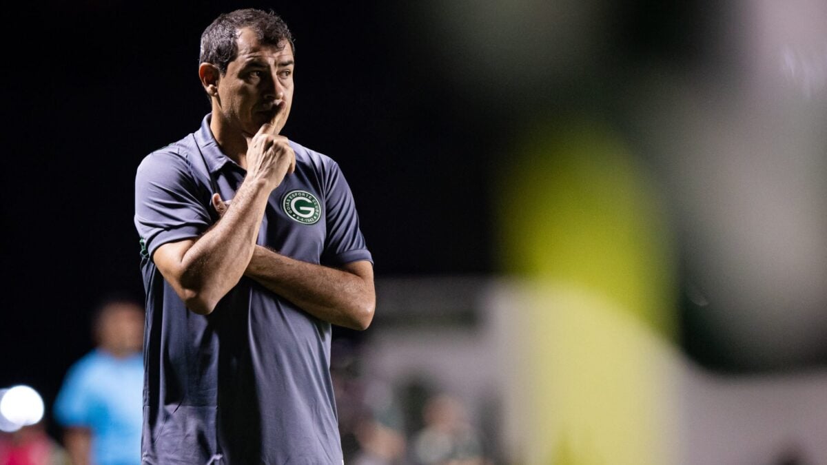 Fábio Carille estreia com derrota no Goiás