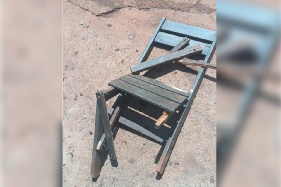 Homem é preso por ameaçar mãe e irmã e quebrar cadeira em filhote de gato em Rio Verde