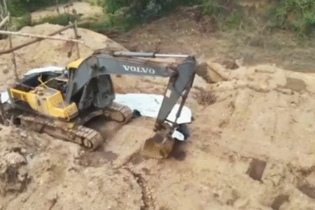 Imagem aérea do local onde ocorria o garimpo ilegal