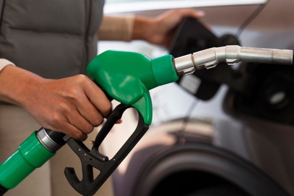Redução no preço da gasolina a distribuidoras passa a valer Esta é a segunda redução do preço da gasolina em 2025