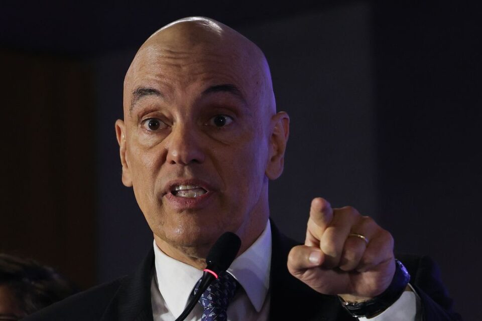 Moraes vota por condenar os sete réus do Núcleo 4 da trama golpista Grupo era responsável disseminar ataques ao processo eleitoral