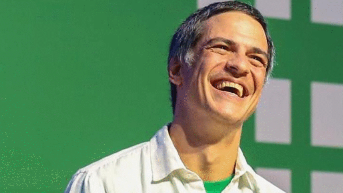 Matheus Solano comenta 'tapa' em celular de espectador no teatro: ‘agi como trombadinha’ (Foto: Instagram)