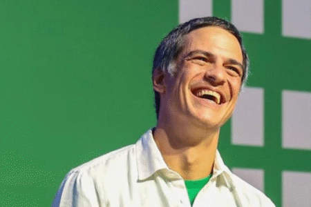 Matheus Solano comenta 'tapa' em celular de espectador no teatro: ‘agi como trombadinha’ (Foto: Instagram)