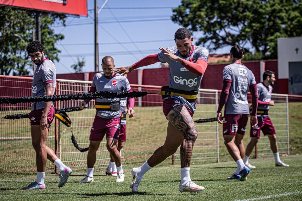 Willian Formiga em treino pelo Vila Nova