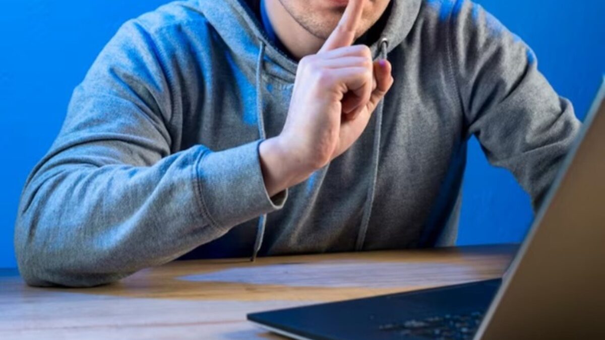 Maior site pornô do Reino Unido tem queda de 75% na audiência após nova regra; veja qual Tráfego caiu desde a implementação das regras