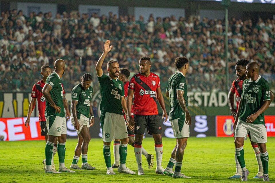 Partida entre Goiás e Atlético Goianiense na Série B