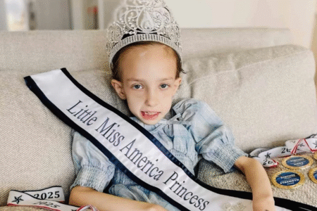 Família comemora Natal mais cedo para poder passar com menina de 9 anos, que tem câncer (Foto: Reprodução)