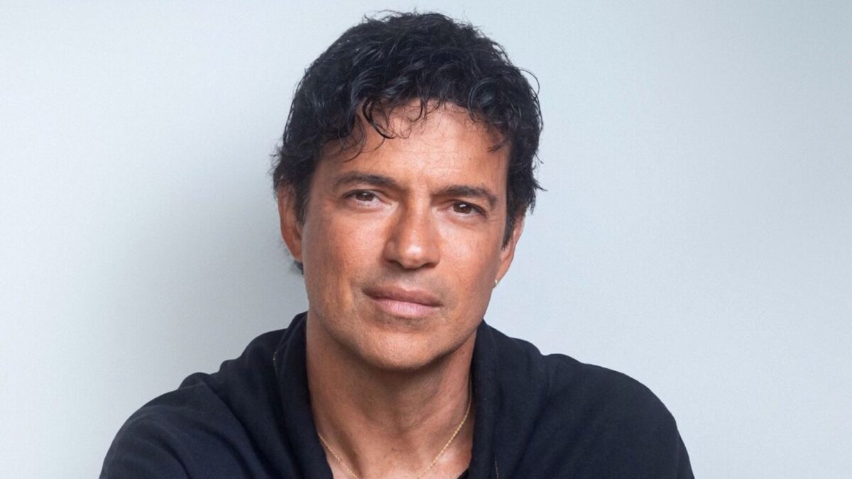 Jorge Vercillo faz show em Goiânia com turnê 'JV30 Part II – Mais um final feliz'