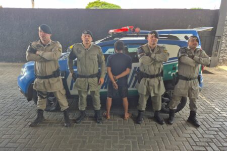 Ação contou com diversas viaturas e um helicóptero da PM Vídeo: Homem é preso após furtar veículo na Região da 44, em Goiânia