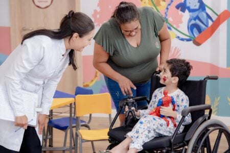 Imagem mostra paciente em tratamento no Cora