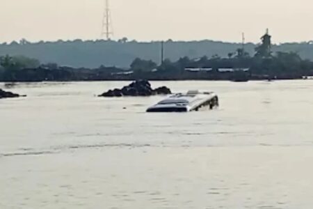 Motorista reserva que descansava no bagageiro morre após ônibus cair no Rio Tocantins