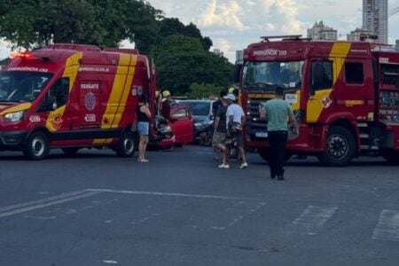 Acidente entre seis veículos deixa cinco feridos no Jardim América, em Goiânia