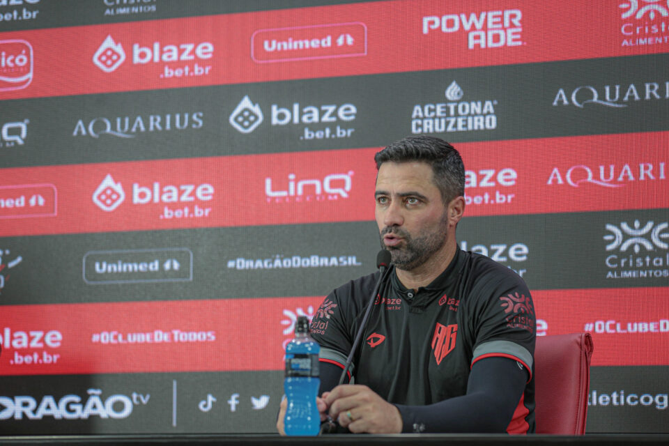 Lacerda admite desempenho ruim de sua equipe fora de casa