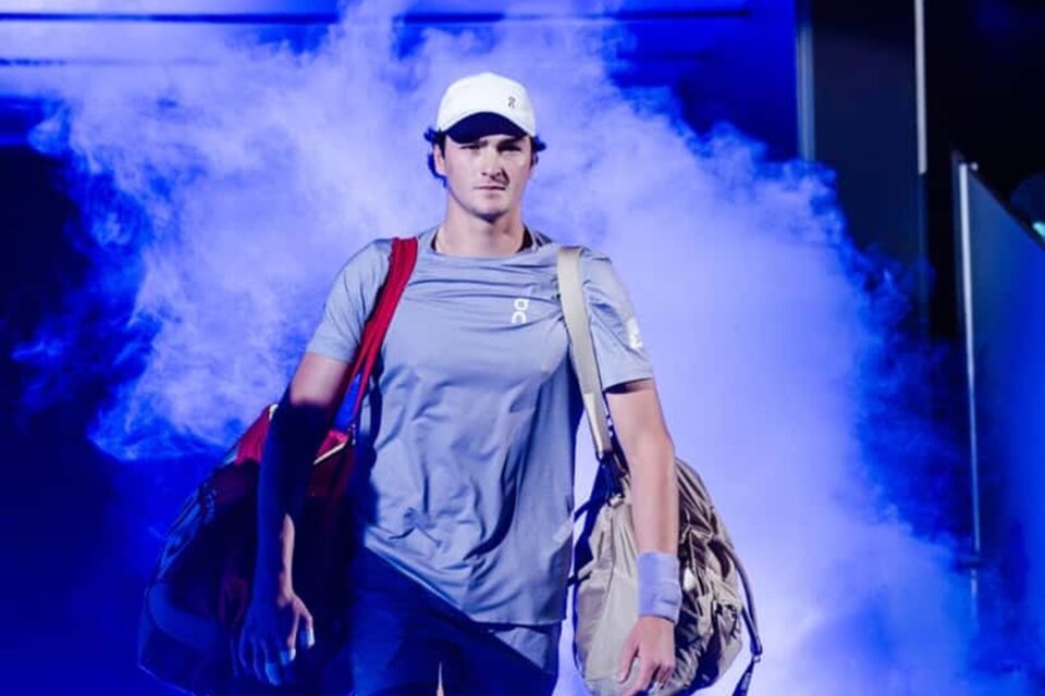 João Fonseca durante disputa do ATP da Basileia