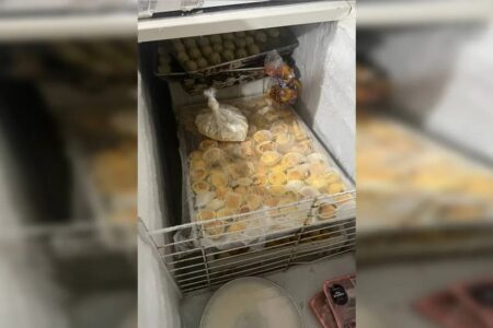 'Sujo e sem alvará': polícia interdita buffet em Goiânia por funcionar irregularmente