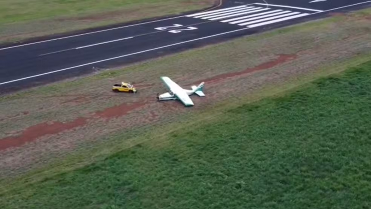 Avião sai da pista durante pouso no Aeroporto Municipal de Rio Verde