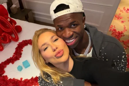 Vini Jr. ganha mais de meio milhão de seguidores após assumir namoro com Virginia Fonseca