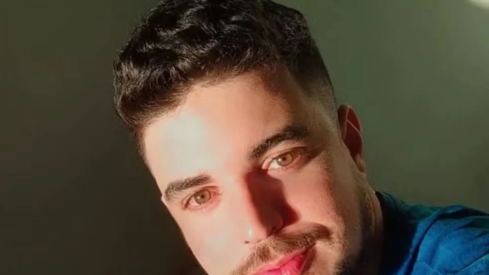 Vítima foi identificada como Ian Rodrigues Antunes Caldeira (foto).