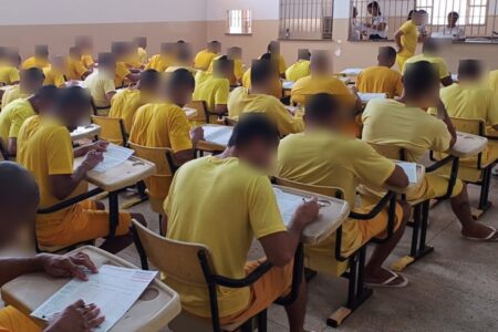 Mais de 5,5 mil detentos de Goiás se inescrevem no Enem para adultos privados de liberdade