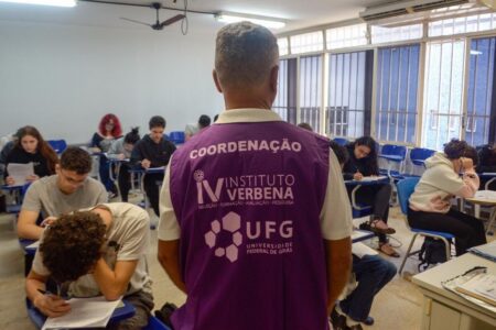 Vestibular da UFG tem erros e desigualdade em questões, afirmam candidatos