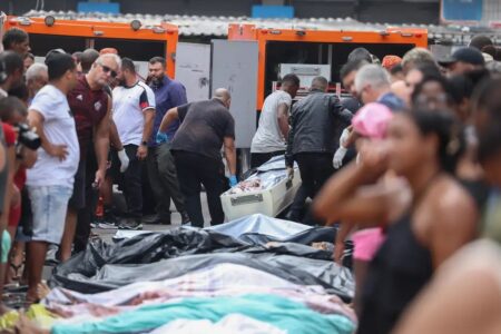 Imprensa internacional repercute operação no Rio de Janeiro Operação deixou ao menos 120 mortos nos complexos do Alemão e da Penha