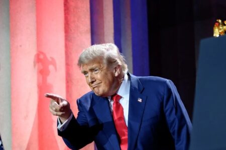 Trump ordena testes imediatos de armas nucleares em resposta a Rússia e China Putin anunciar ensaio bem-sucedido de 'torpedo do Juízo Final'