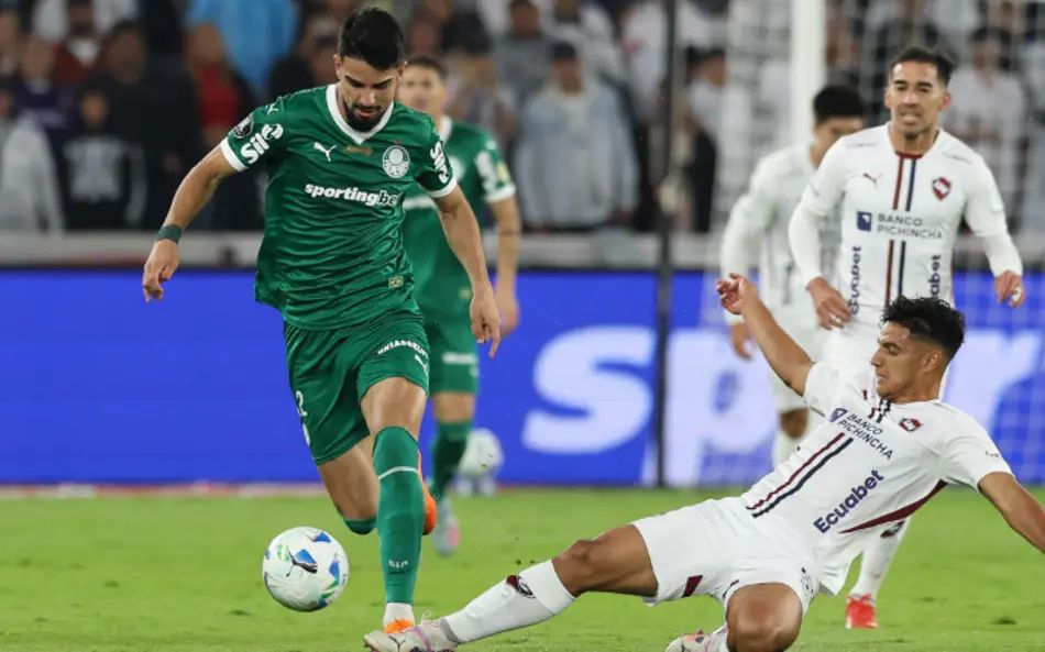 Palmeiras busca reverter placar de três gols de diferença para ir a final