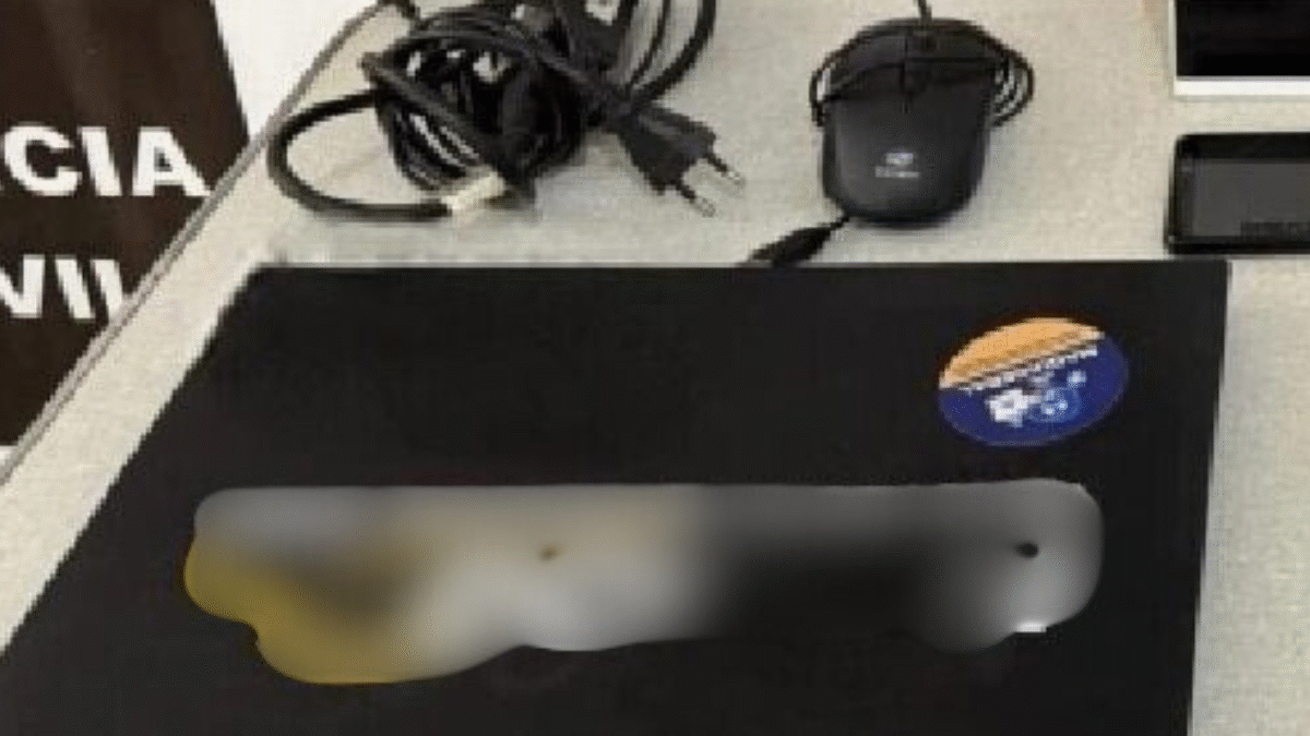 Polícia recupera notebooks e celular que ex-funcionários se recusavam a devolver em Itumbiara (Foto: Divulgação/Polícia Civil)