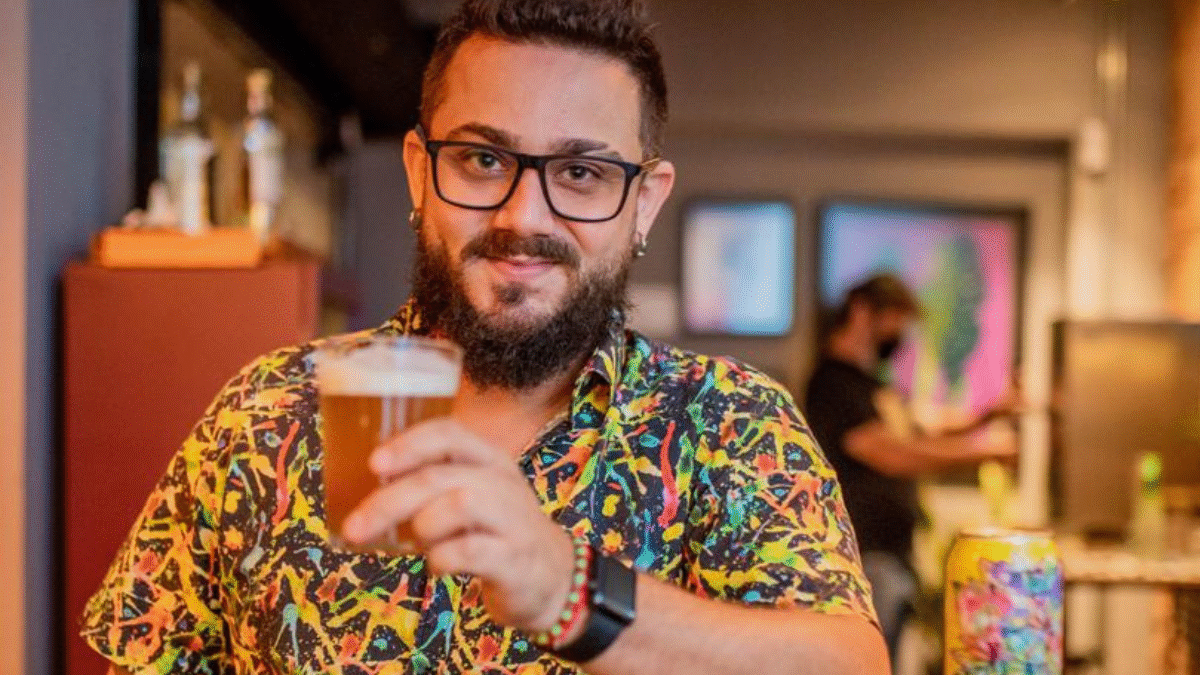 Sommelier de cervejas de Pirenópolis diz que ‘zero álcool’ é tendência que veio pra ficar (Foto cedida ao Mais Goiás)