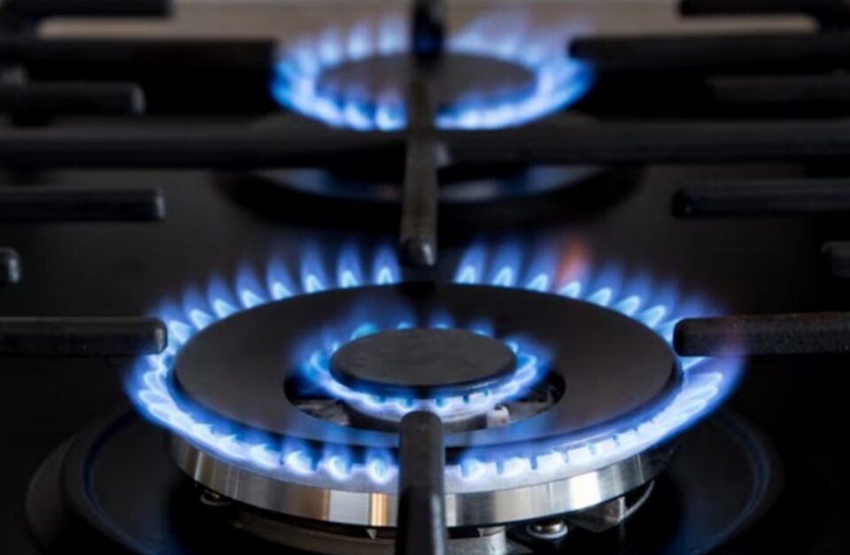 Petrobras reduz preço de gás para distribuidoras Queda deve se refletir em GNV e gás encanado, mas não afeta gás de botijão