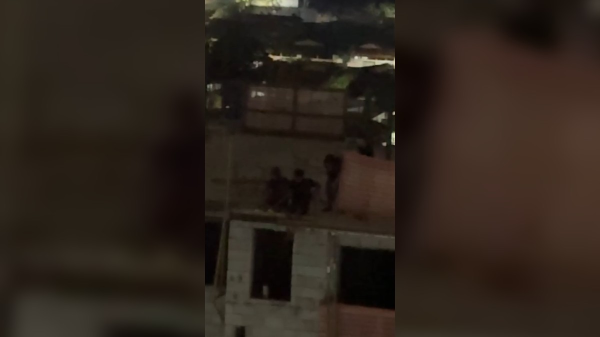 Risco: crianças são filmadas em brincadeira na cobertura de edifício em construção em Goiânia