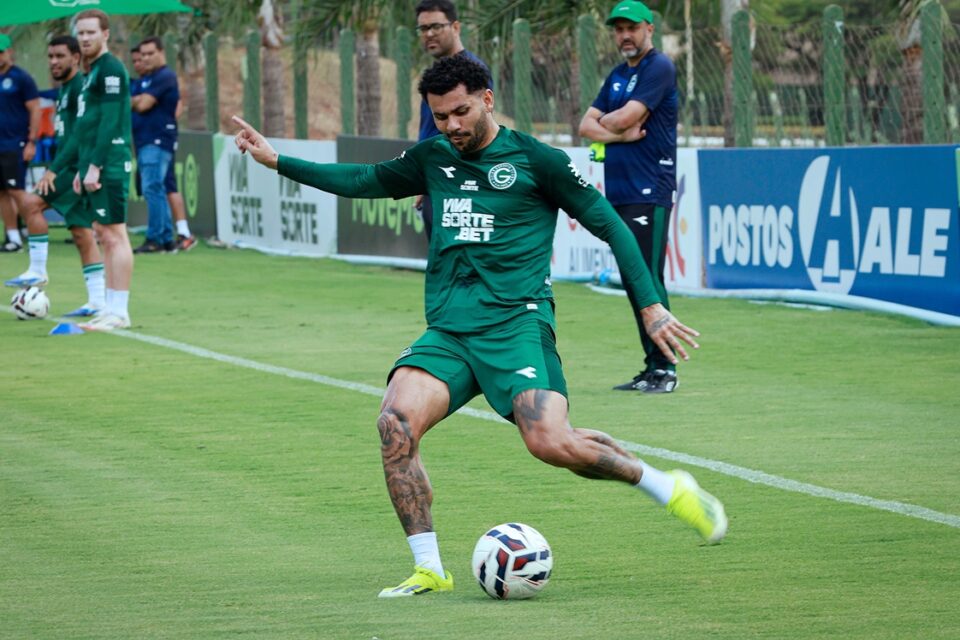 Willean Lepo deve voltar ao time titular do Goiás