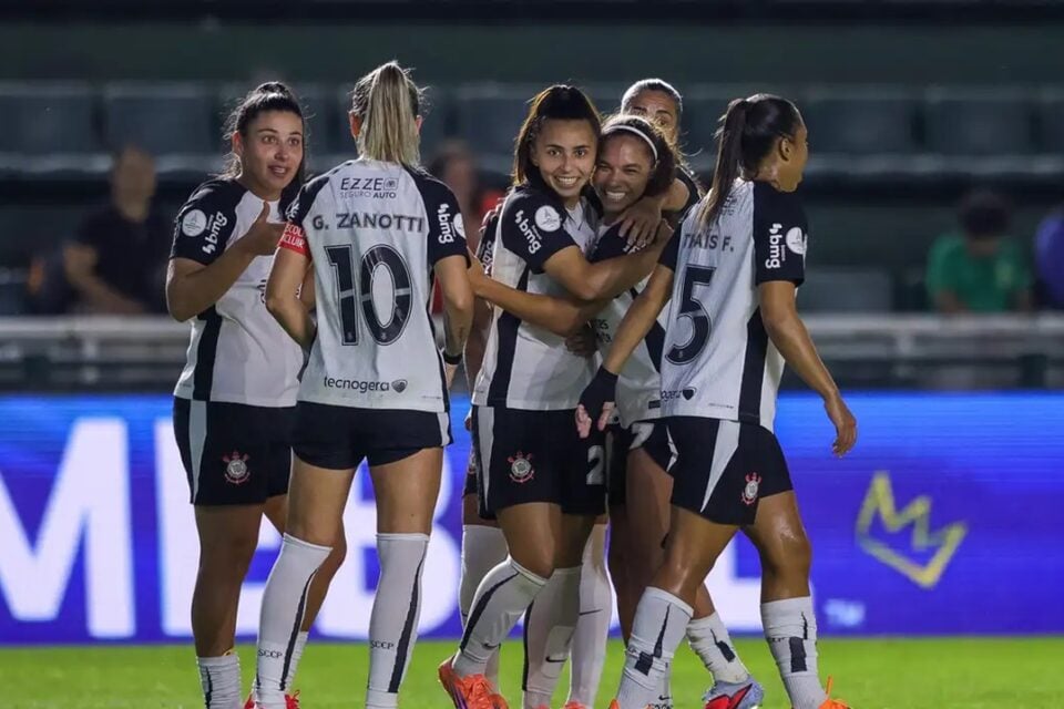 Jogadoras do Corinthians comemoram na Libertadores Feminina