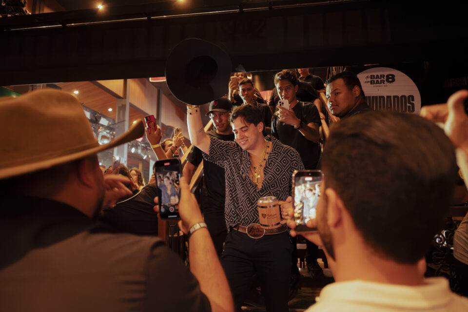 3f6513fb de bar em bar 14 Natanzinho Lima reúne duas mil pessoas em show do projeto “Bar em Bar” em Goiânia