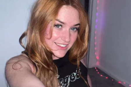 Mulher com duas vaginas anuncia venda de absorvente usado por R$ 35 mil