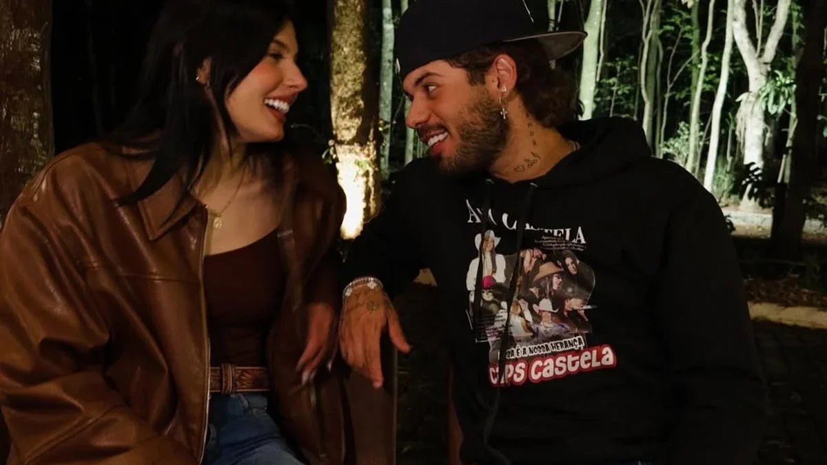 Ana Castela e Zé Felipe aparecem juntos em clima de romance nas redes sociais