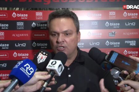 Adson critica postura da arbitragem, mas elogia postura da equipe Rubro-negro