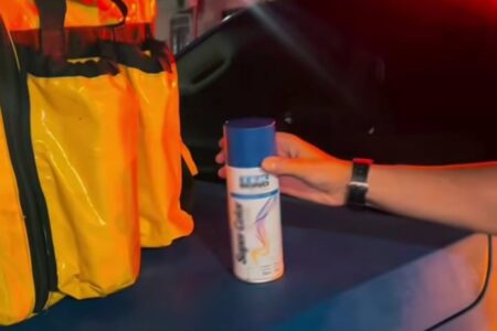 Entregador por aplicativo é preso por pichar muros em Caldas Novas