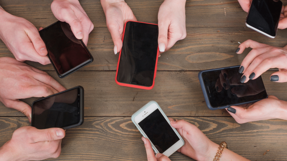 Imagem de vários celulares