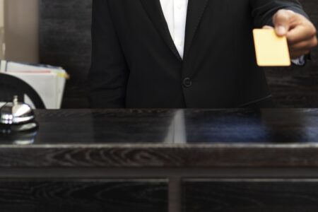 TRT-GO reconhece que cargo de confiança recebe em dobro em dia de folga, mas autor perde ação por falta de prova