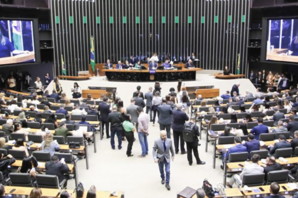 Congresso vota nesta quarta-feira MP do IOF
