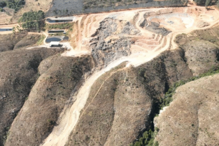 Lixão de Padre Bernardo: empresa conclui retirada do lixo que desmoronou (Foto: Governo de Goiás)
