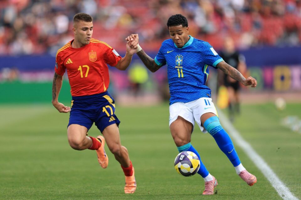 Jogo entre a seleção brasileira sub-20 e a Espanha