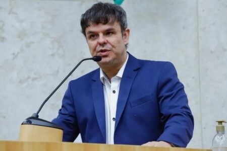 Ex-funcionários denunciam gabinete do vereador Adrilles Jorge de rachadinha