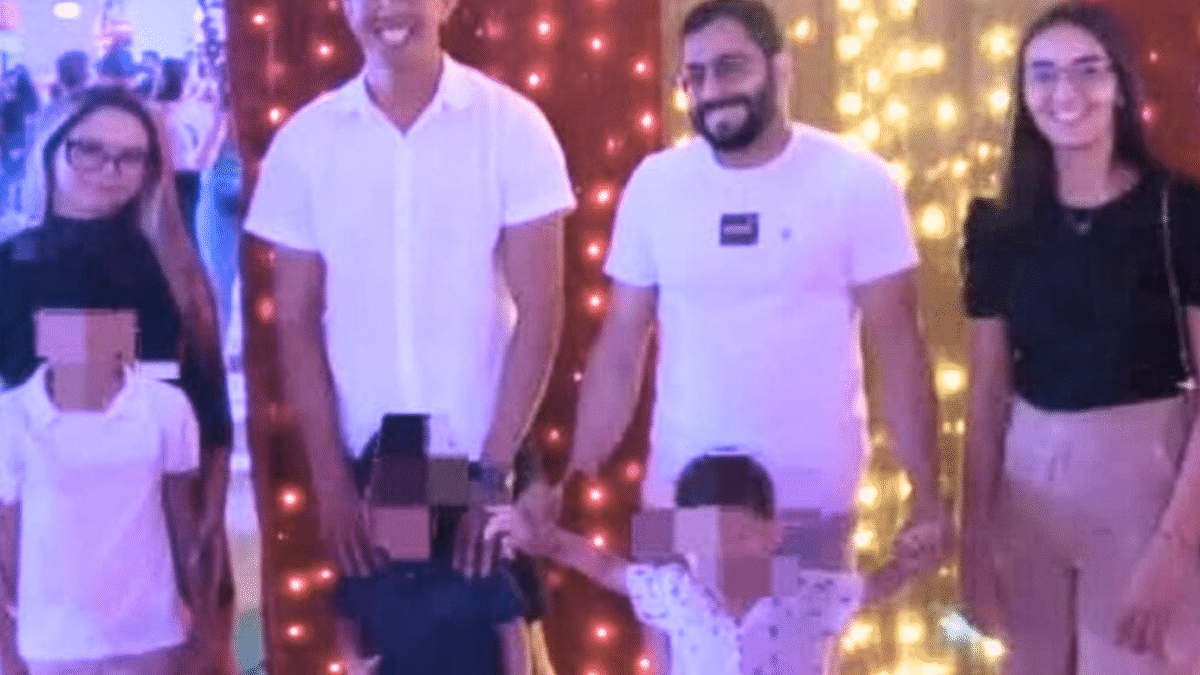 Famílias de bebês trocados com as crianças em primeiro passeio, em Goiânia, Goiás (Foto: Arquivo Pessoal/Yasmim Kessia)