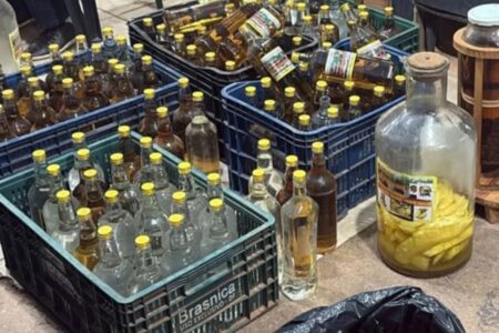 Cinco donos de distribuidoras são presos por vender bebidas adulteradas durante operações integradas em Goiás